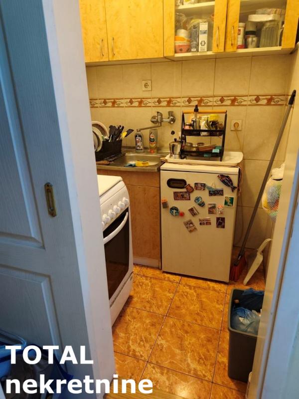 Slika 4 - Stan,NOVI SAD,CARA DUSANA,kv: 43.00, € 142000, ID: 1102173