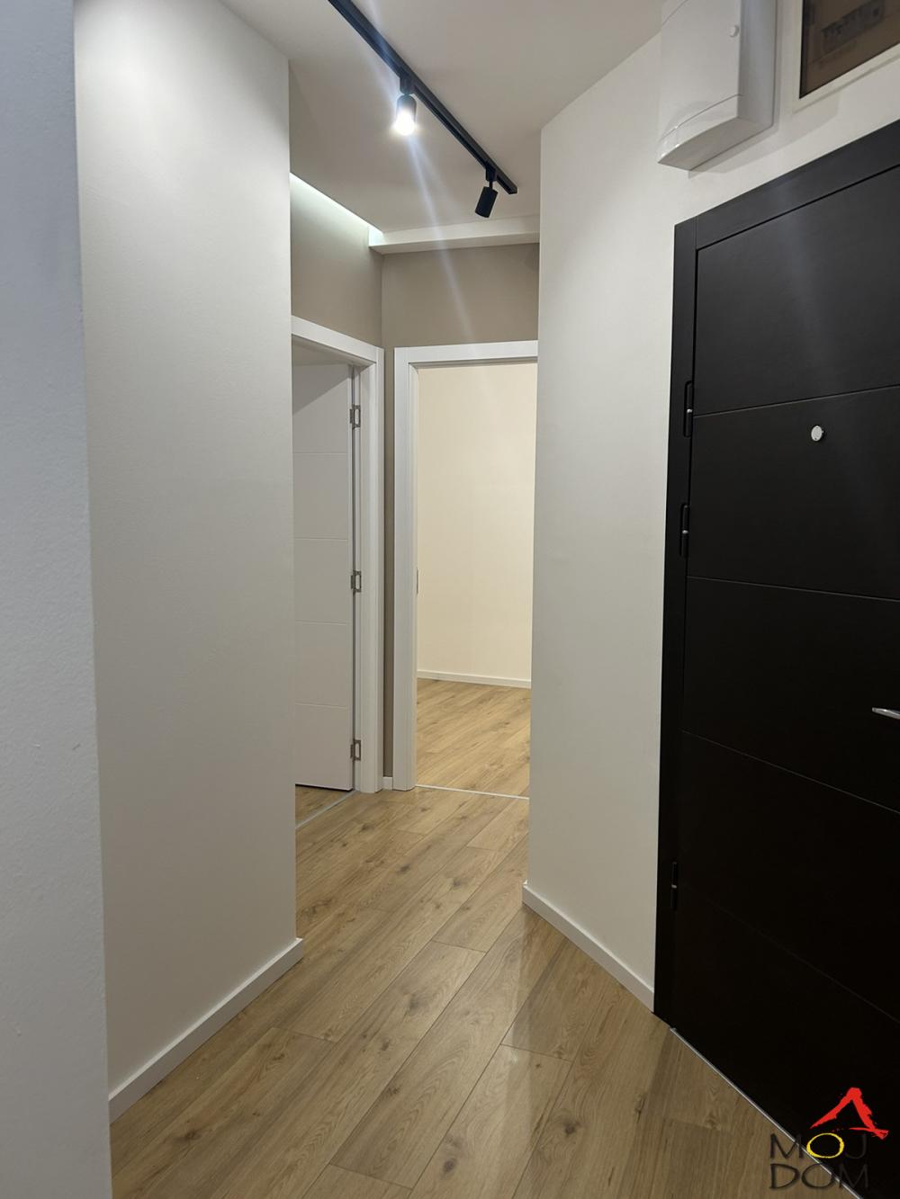 Slika 4 - Stan,NOVI SAD,CENTAR,kv: 58, € 200800, ID: 1031742