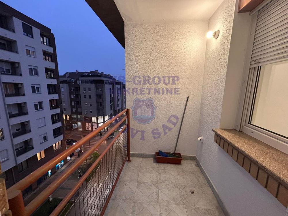 Slika 6 - Jednosoban, 41m2, Novi Sad centar Novi Sad, sa terasom, ima lift