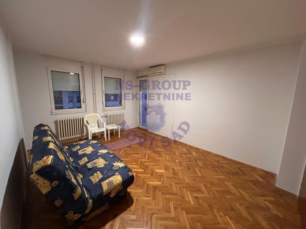 Glavna slika -Jednosoban, 41m2, Novi Sad centar Novi Sad, sa terasom, ima lift