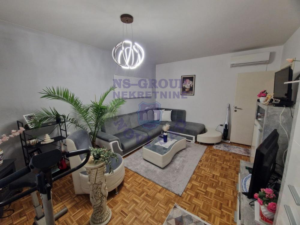 Slika 1 - Dvoiposoban stan okružen zelenilom