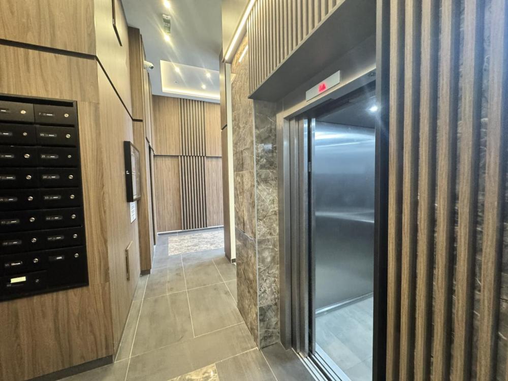 Slika 8 - Dvosoban, 42m2, Novo naselje Novi Sad, sa terasom, ima lift