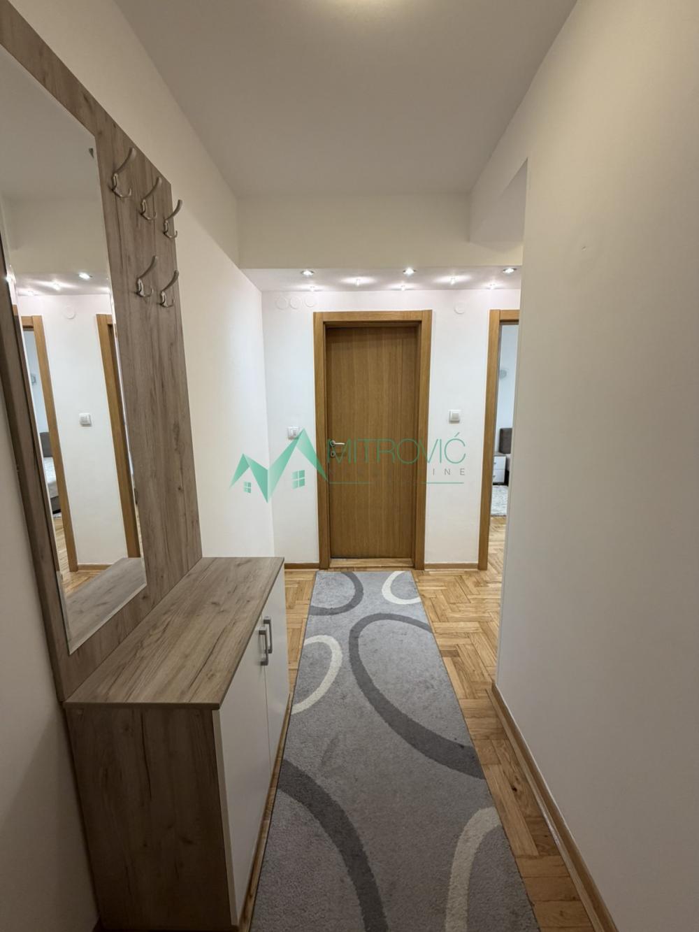 Slika 8 - NOVI SAD, BULEVAR PATRIJARHA PAVLA 