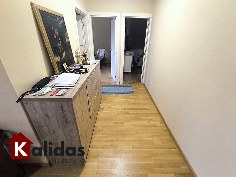 Slika 6 - Stan,NOVI SAD,CENTAR,kv: 58, € 167630, ID: 1008529