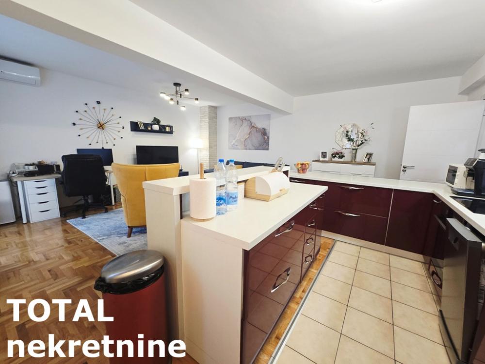 Slika 3 - Stan,NOVI SAD,CARA DUSANA,kv: 91.00, € 200000, ID: 1102181