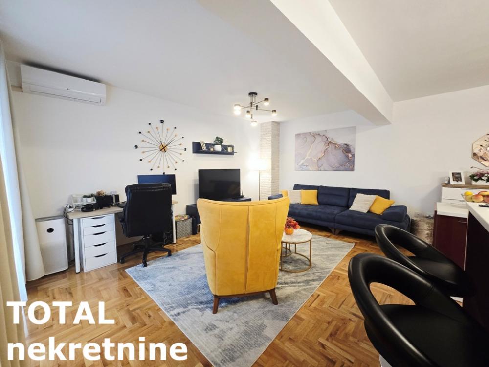 Slika 2 - Stan,NOVI SAD,CARA DUSANA,kv: 91.00, € 200000, ID: 1102181