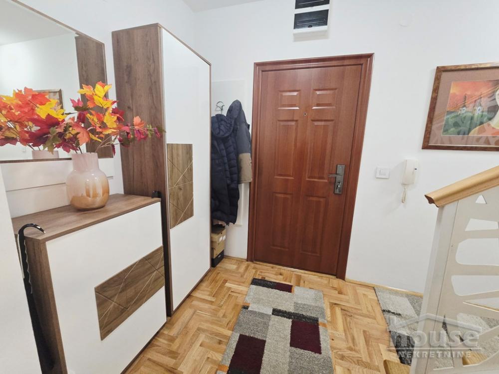 Slika 11 - Stan,NOVI SAD,CARA DUŠANA,kv: 91.00, € 200000, ID: 1065333