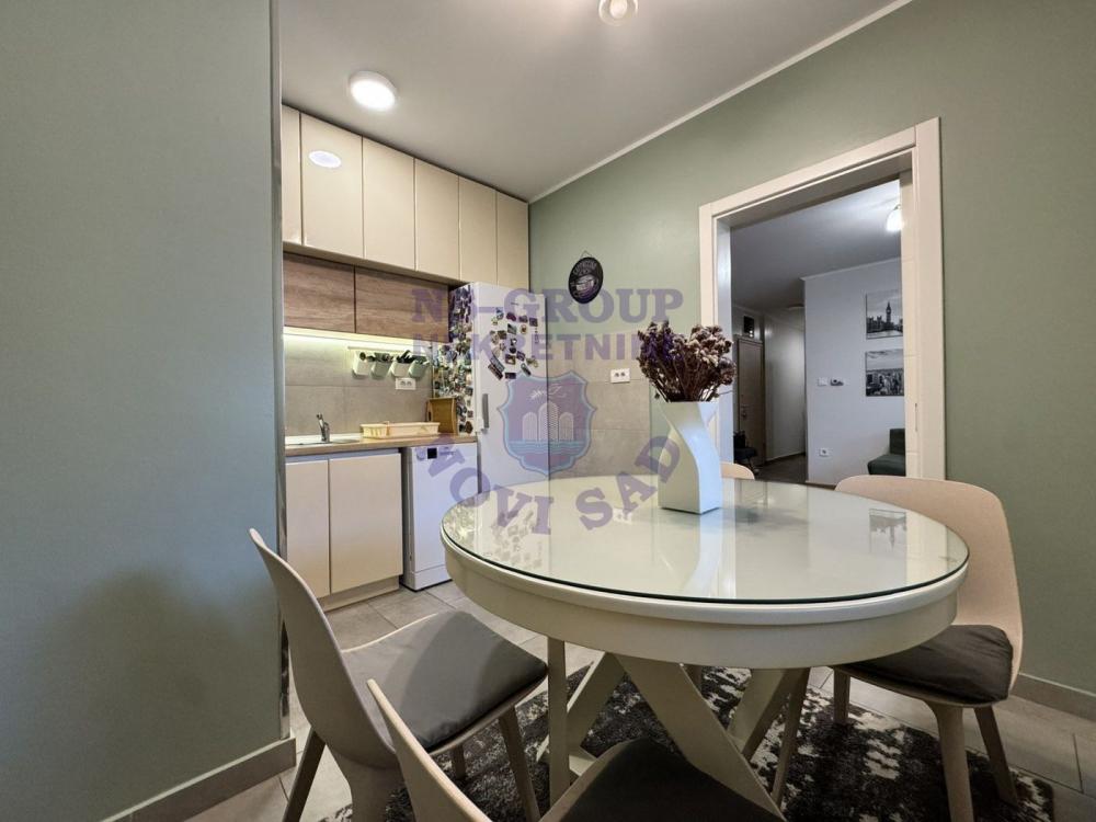 Slika 8 - Trosoban, 61m2, Podbara Novi Sad, sa terasom, ima lift