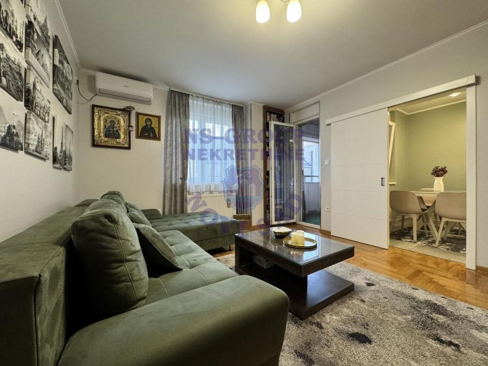 Slika 2 - Trosoban, 61m2, Podbara Novi Sad, sa terasom, ima lift