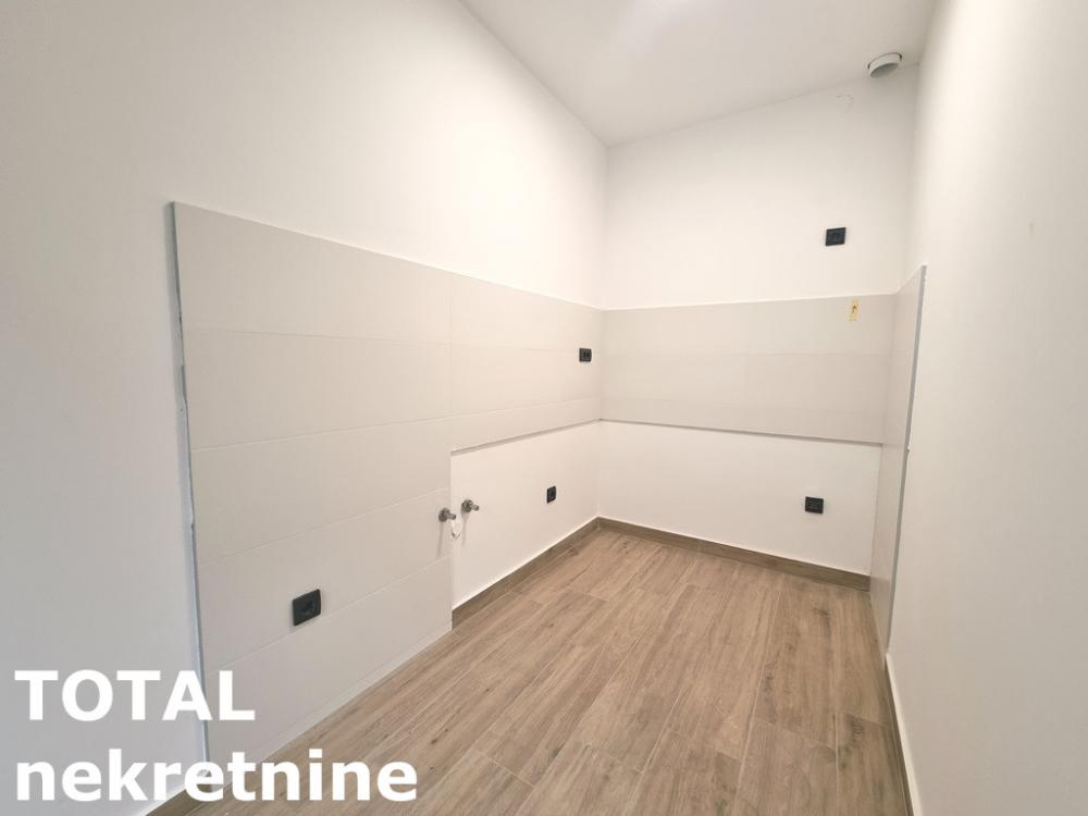 Slika 7 - Stan,NOVI SAD,TELEP,kv: 26.00, € 56000, ID: 1102183