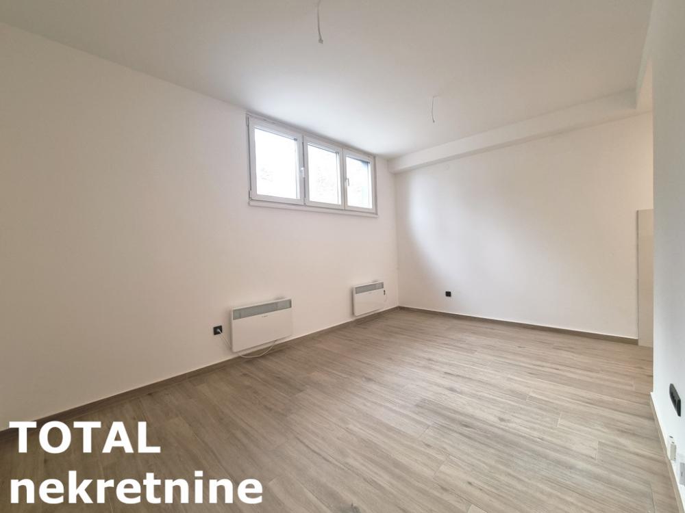 Slika 3 - Stan,NOVI SAD,TELEP,kv: 26.00, € 56000, ID: 1102183