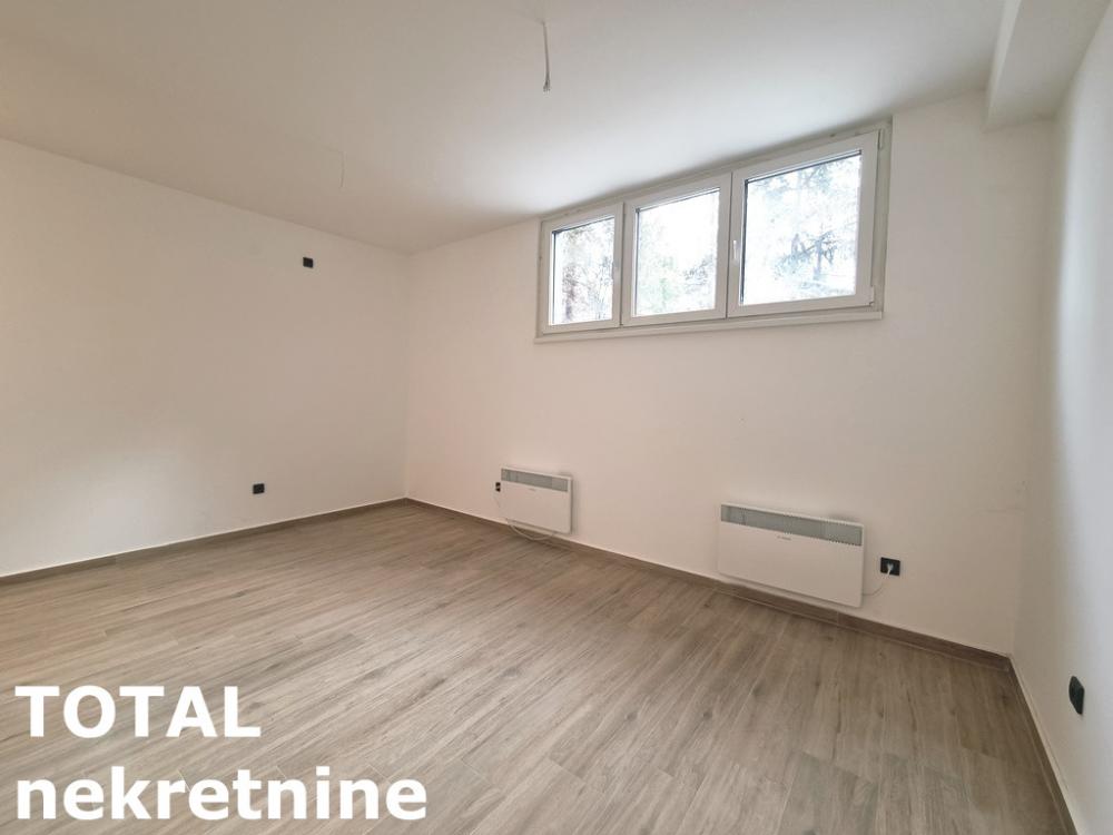 Slika 2 - Stan,NOVI SAD,TELEP,kv: 26.00, € 56000, ID: 1102183