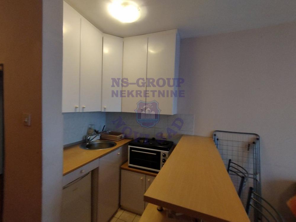 Slika 5 - Jednosoban, 26m2, Nova Detelinara Novi Sad, sa terasom, ima lift