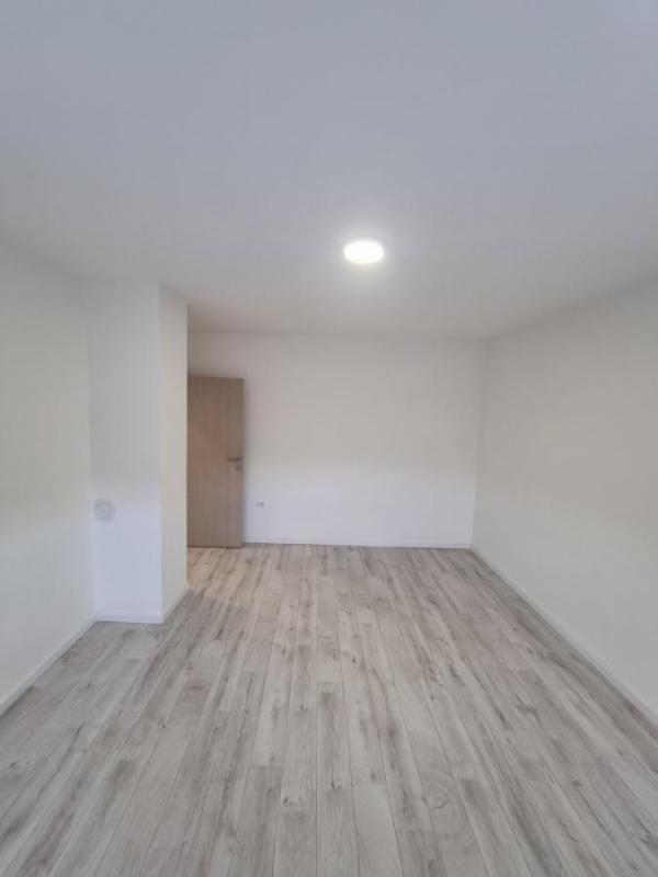 Slika 6 - Renoviran dvoiposoban stan na Detelinari