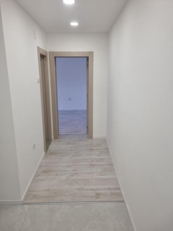 Slika 11 - Renoviran dvoiposoban stan na Detelinari