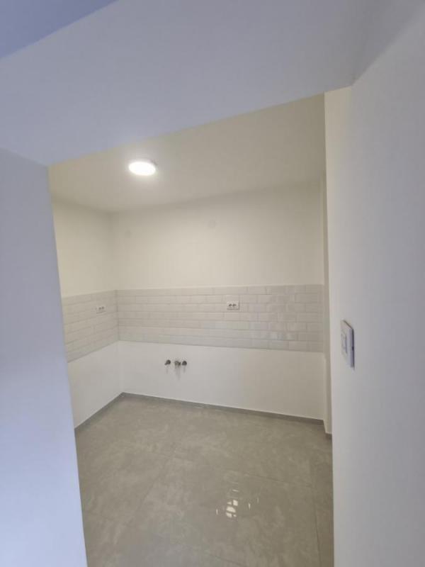 Slika 1 - Renoviran dvoiposoban stan na Detelinari