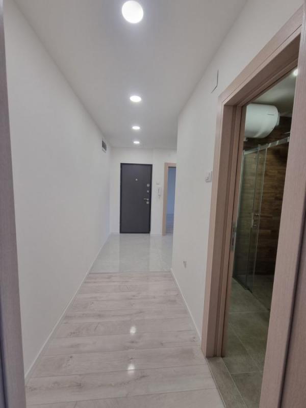 Slika 10 - Renoviran dvoiposoban stan na Detelinari