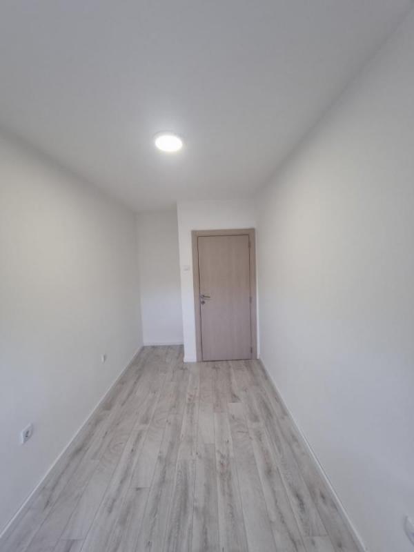 Slika 7 - Renoviran dvoiposoban stan na Detelinari