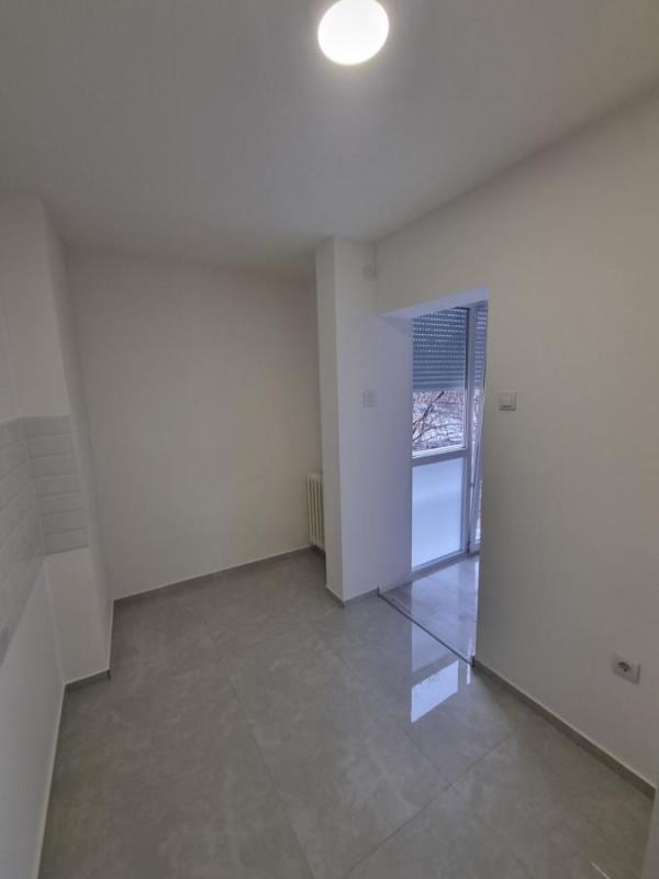 Slika 3 - Renoviran dvoiposoban stan na Detelinari