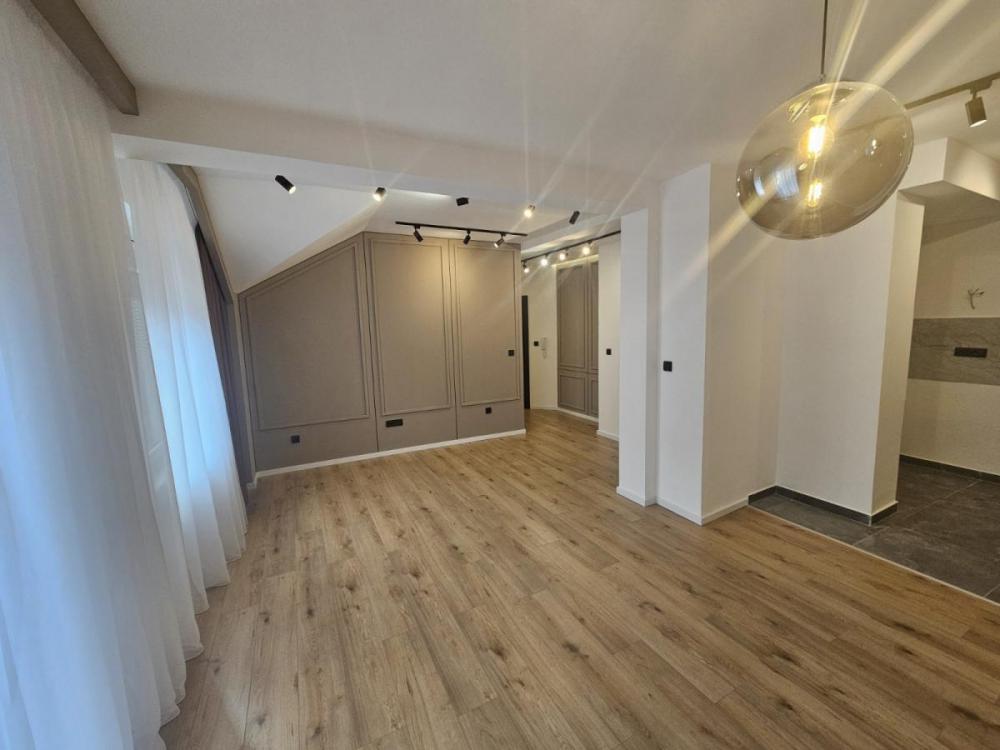 Slika 4 - Dvoiposoban stan  Centar Spens