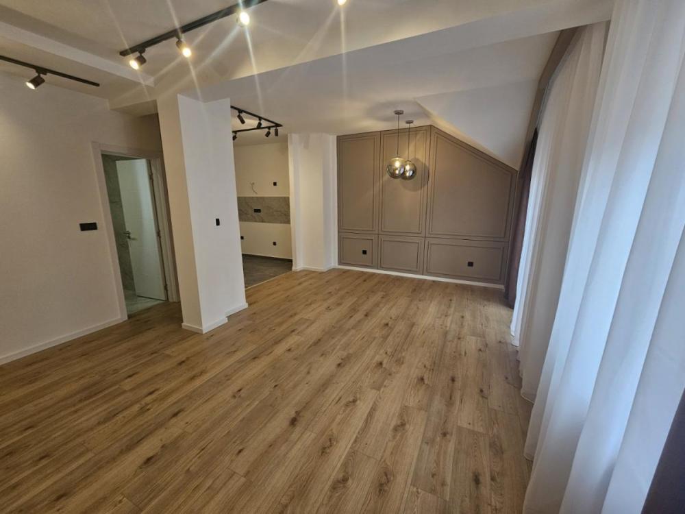 Slika 2 - Dvoiposoban stan  Centar Spens