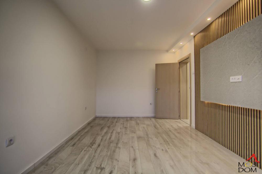 Slika 3 - Stan,NOVI SAD,DETELINARA,kv: 60, € 150400, ID: 1031750