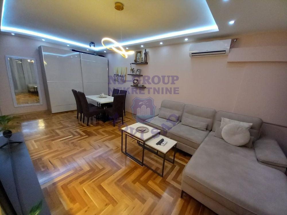 Glavna slika -Dvosoban, 42m2, Novosadski kej Novi Sad, ima lift