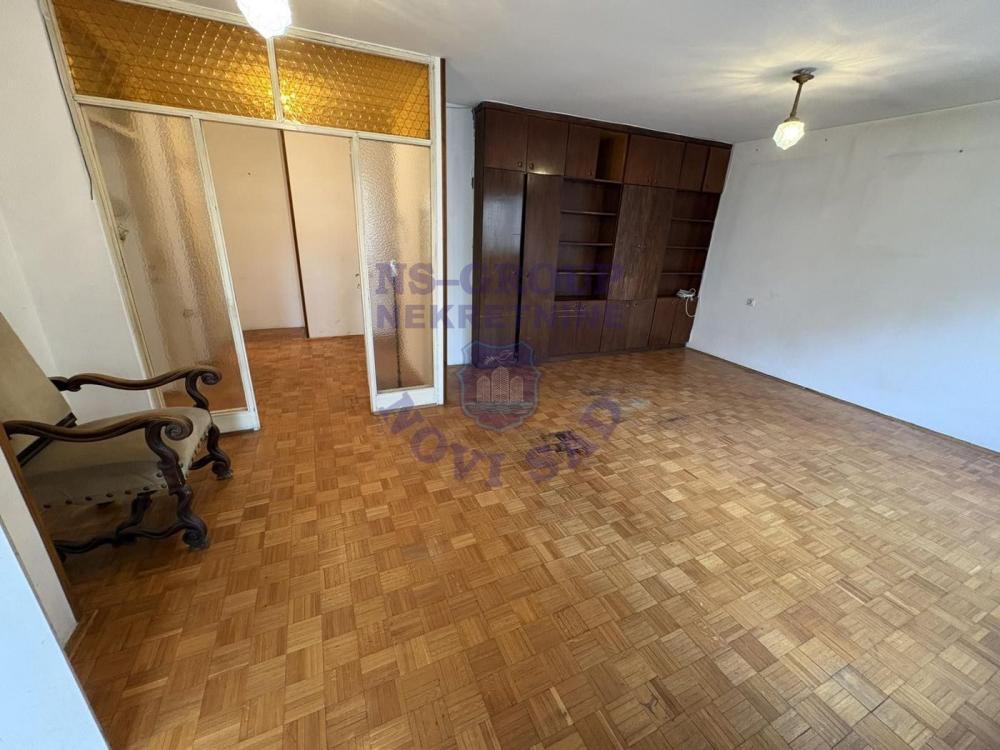 Slika 1 - Odlican trosoban na Socijalnom!