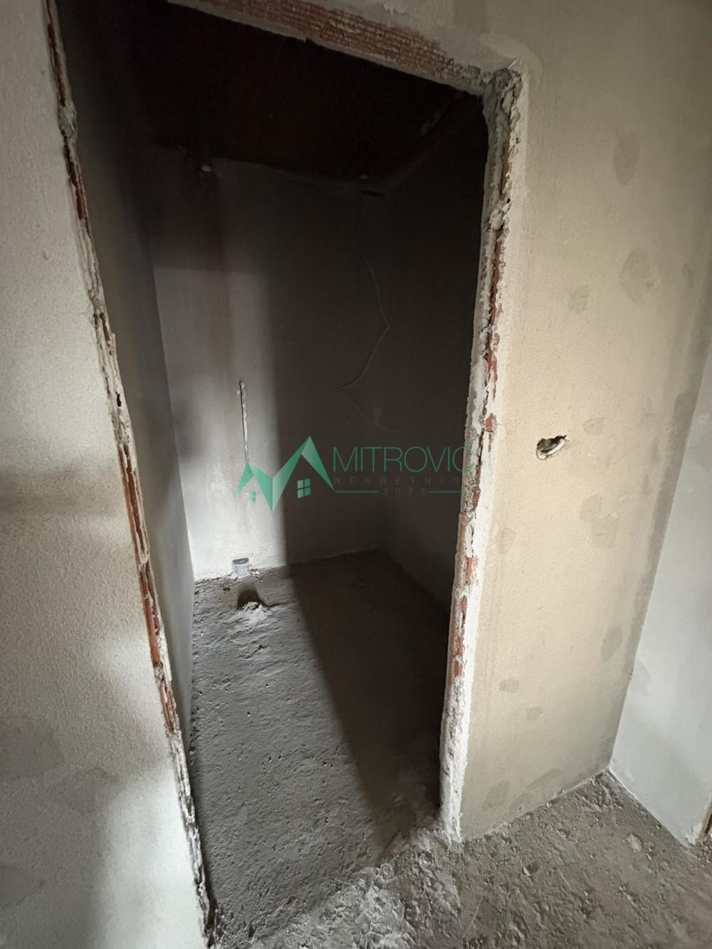 Slika 7 - PETROVARADIN-TOP LOKACIJA-NOVOGRADNJA-LUKSUZAN PETOSOBAN STAN 