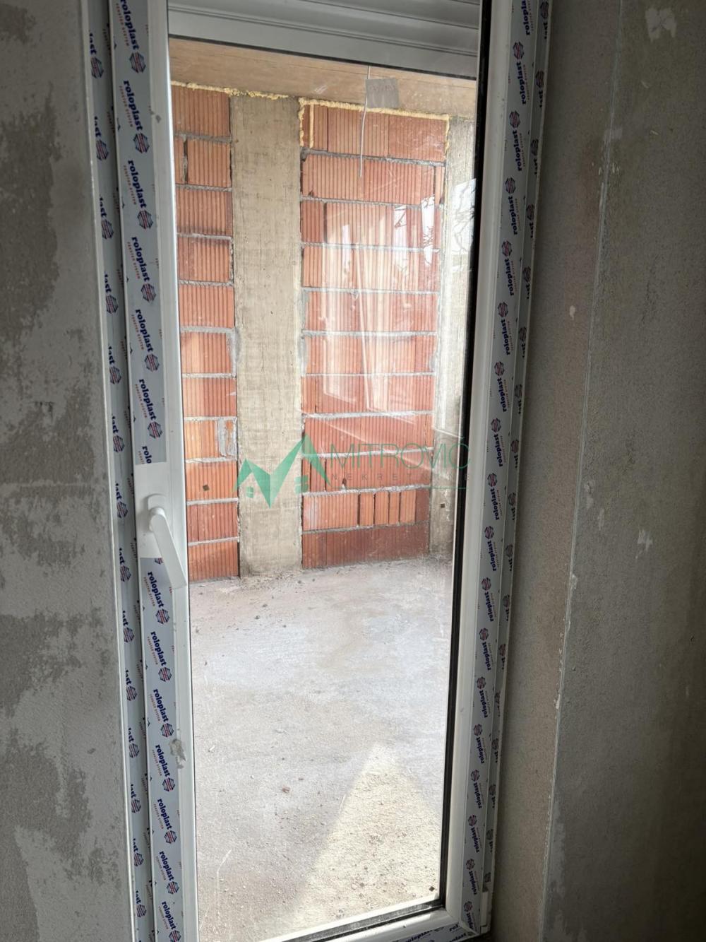 Slika 3 - PETROVARADIN-TOP LOKACIJA-NOVOGRADNJA-LUKSUZAN PETOSOBAN STAN 