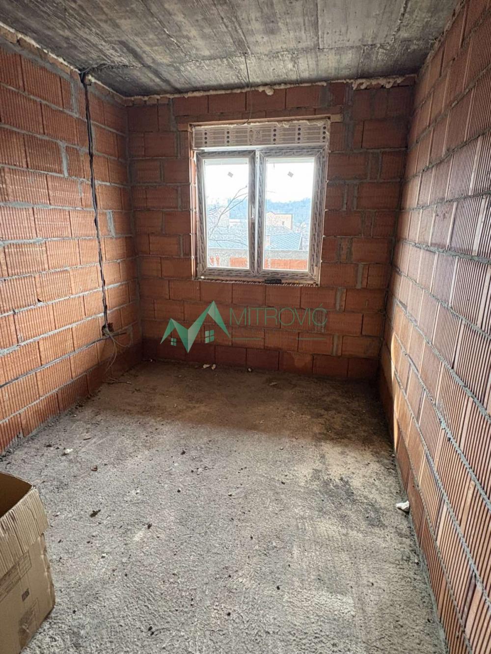 Slika 2 - PETROVARADIN-TOP LOKACIJA-NOVOGRADNJA-LUKSUZAN ČETVOROSOBAN STAN 