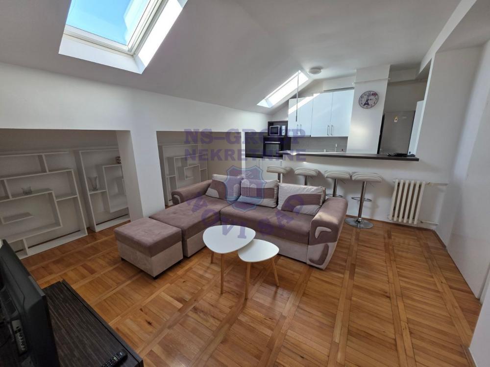 Glavna slika -Dvoiposoban na Novom naselju