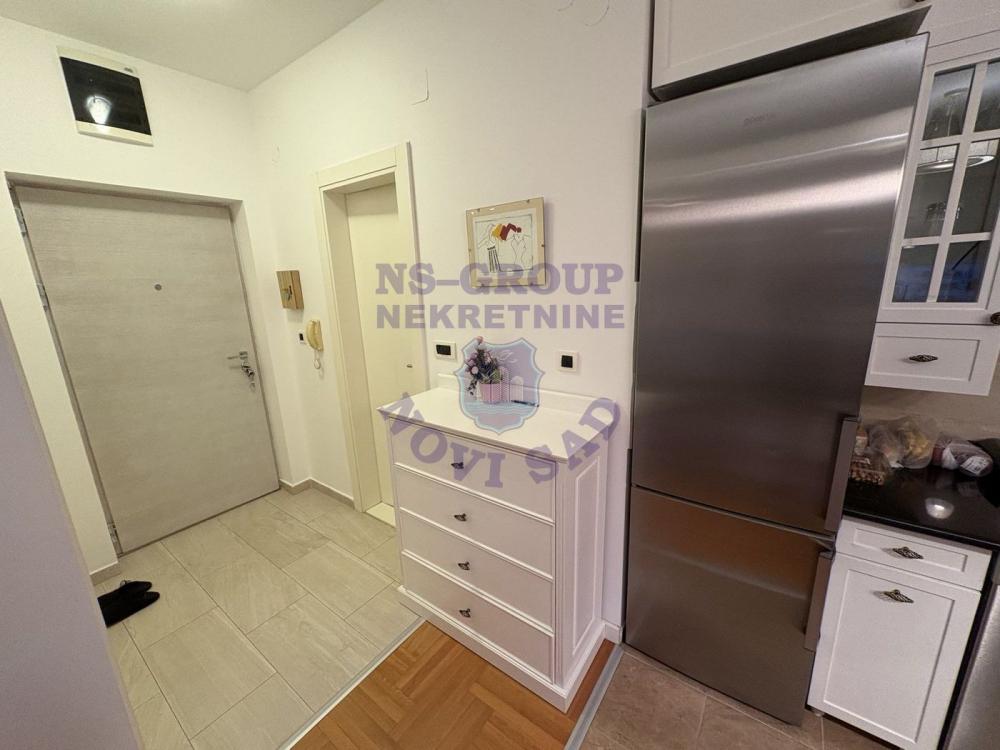 Slika 9 - Odlican dvosoban stan u centru!