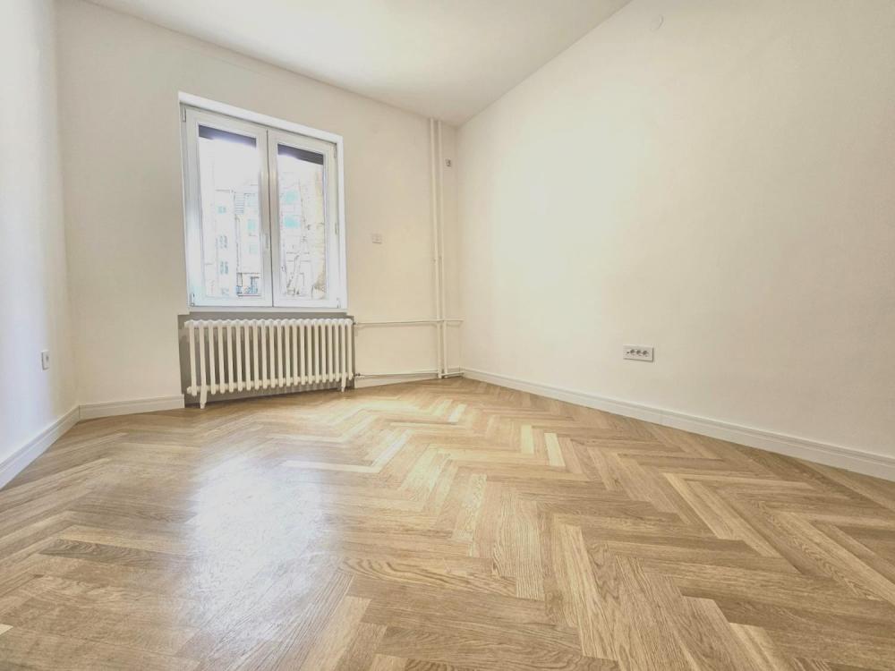 Slika 4 - Stan,NOVI SAD,CENTAR,kv: 75, € 270400, ID: 1019292