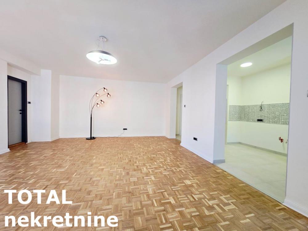 Slika 1 - Stan,NOVI SAD,CARA DUSANA,kv: 64.00, € 182400, ID: 1102196