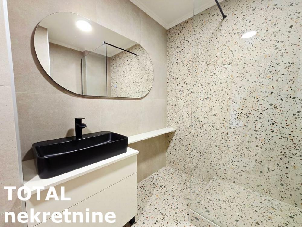 Slika 11 - Stan,NOVI SAD,CARA DUSANA,kv: 64.00, € 182400, ID: 1102196