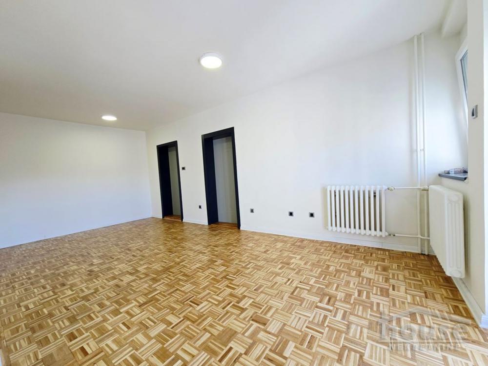 Slika 4 - Stan,NOVI SAD,CARA DUŠANA,kv: 55.00, € 156750, ID: 1065347