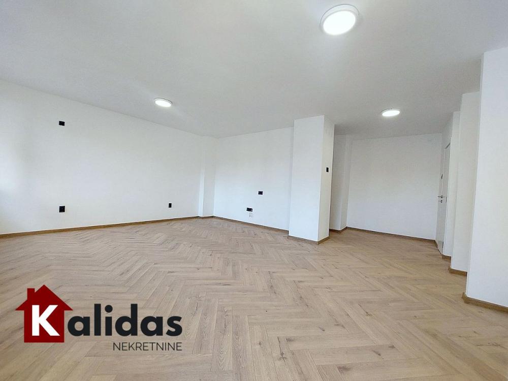 Slika 2 - Stan,NOVI SAD,BULEVAR,kv: 73, € 216300, ID: 1008540