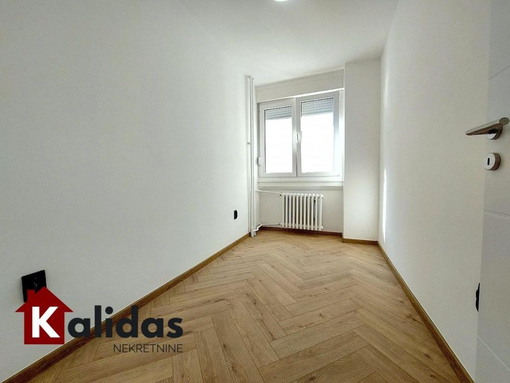 Slika 10 - Stan,NOVI SAD,BULEVAR,kv: 73, € 216300, ID: 1008540