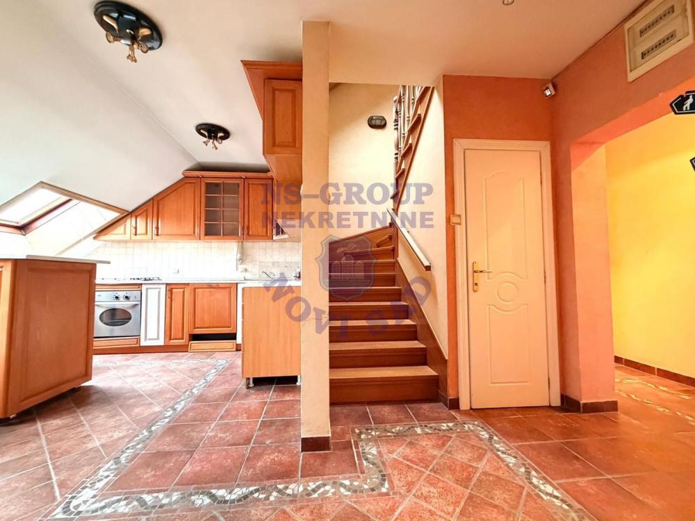 Slika 6 - Fenomenalan petosoban stan na Beogradskom Keju