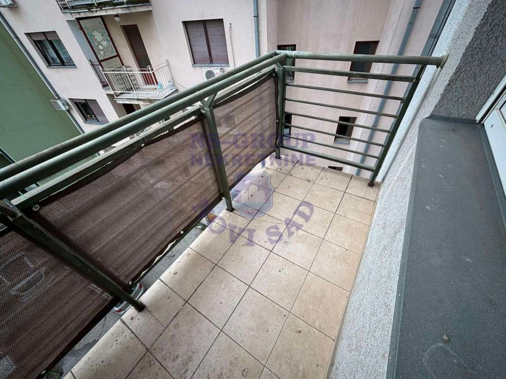 Slika 0 - Cetvorosoban stan na Grbavici !