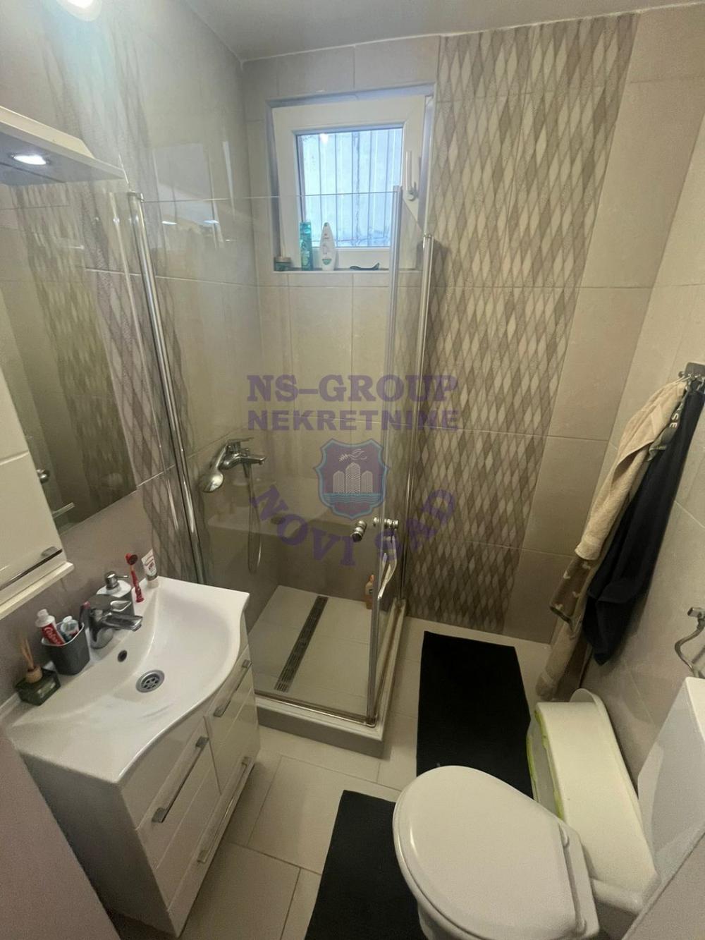 Slika 8 - Dvoiposoban, 70m2, Liman 2 Novi Sad, sa terasom, ima lift