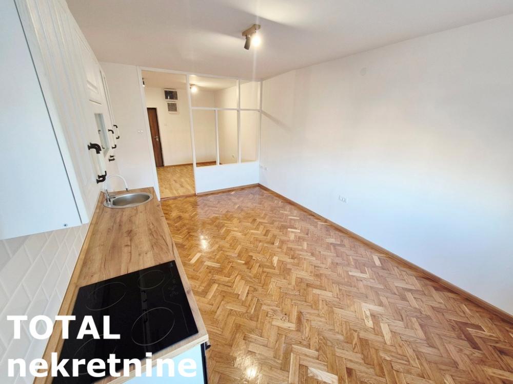 Slika 2 - Stan,NOVI SAD,ZELEZNICKA STANICA,kv: 59.00, € 145000, ID: 1102055