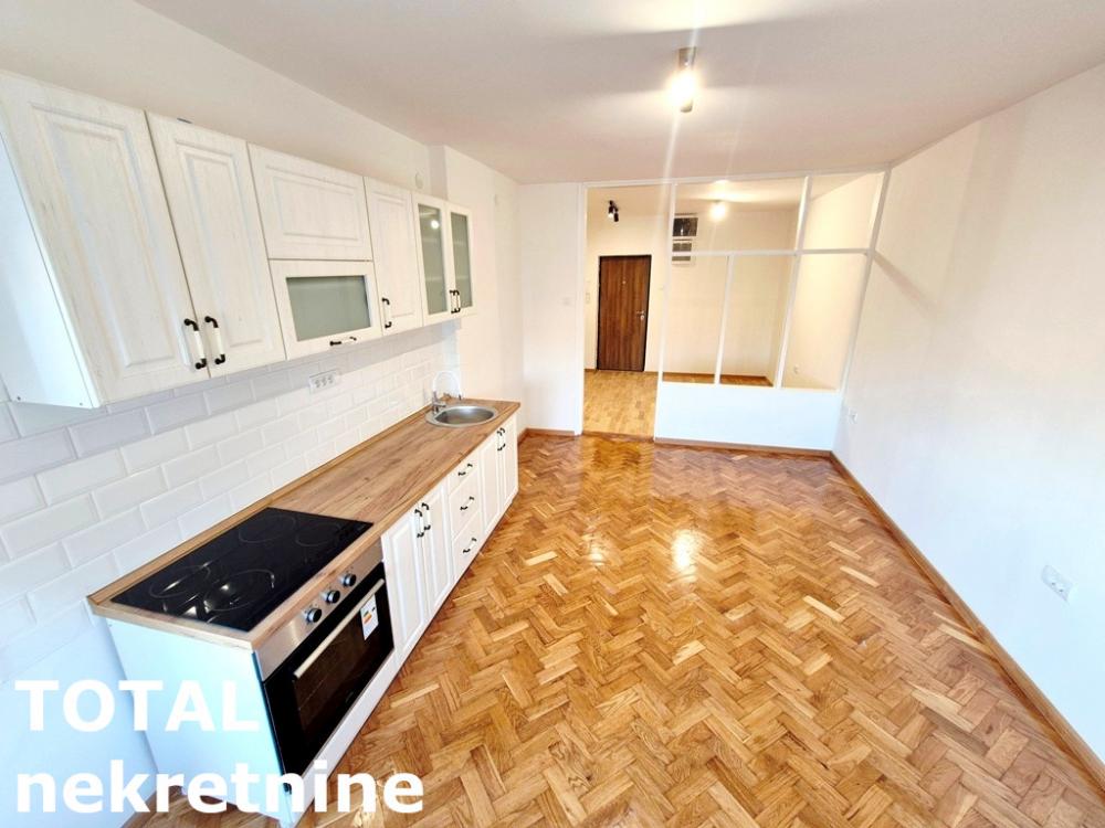 Slika 4 - Stan,NOVI SAD,ZELEZNICKA STANICA,kv: 59.00, € 145000, ID: 1102055