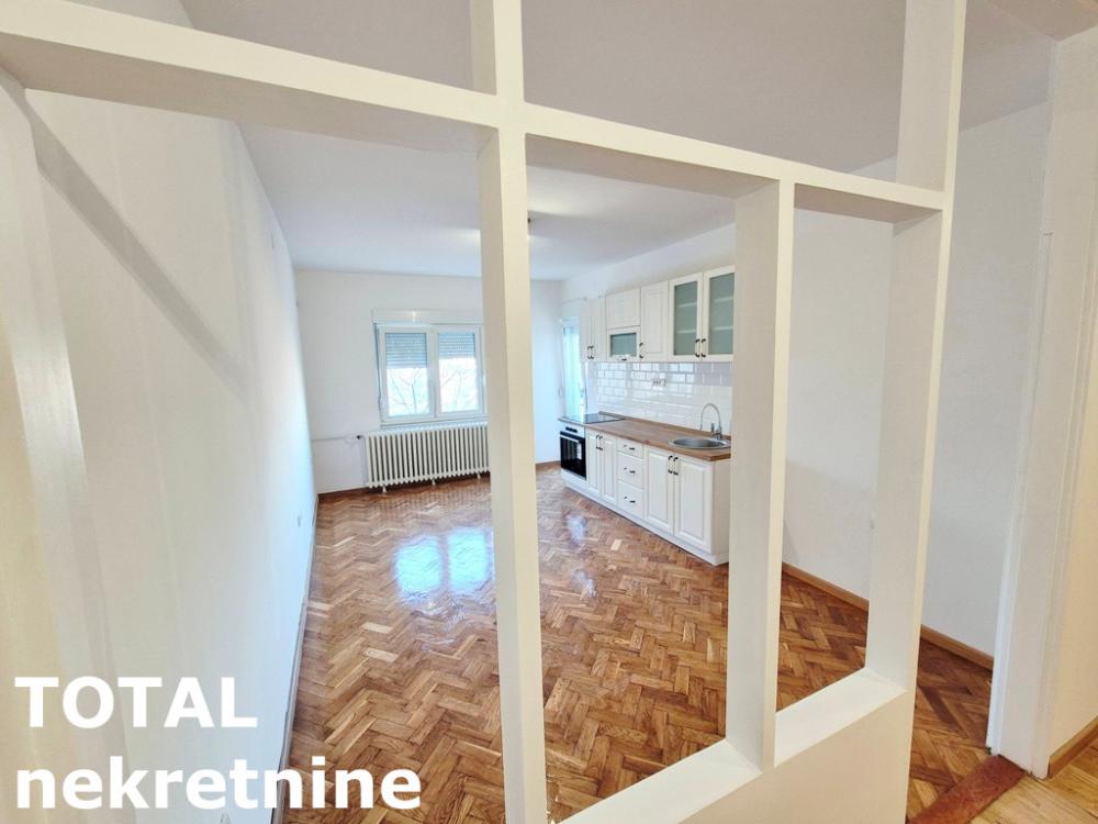 Slika 6 - Stan,NOVI SAD,ZELEZNICKA STANICA,kv: 59.00, € 145000, ID: 1102055