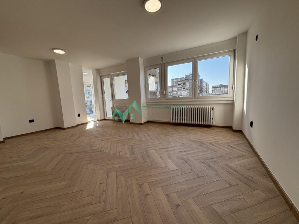 Glavna slika -Na prodaju kompletno renoviran trosoban stan 