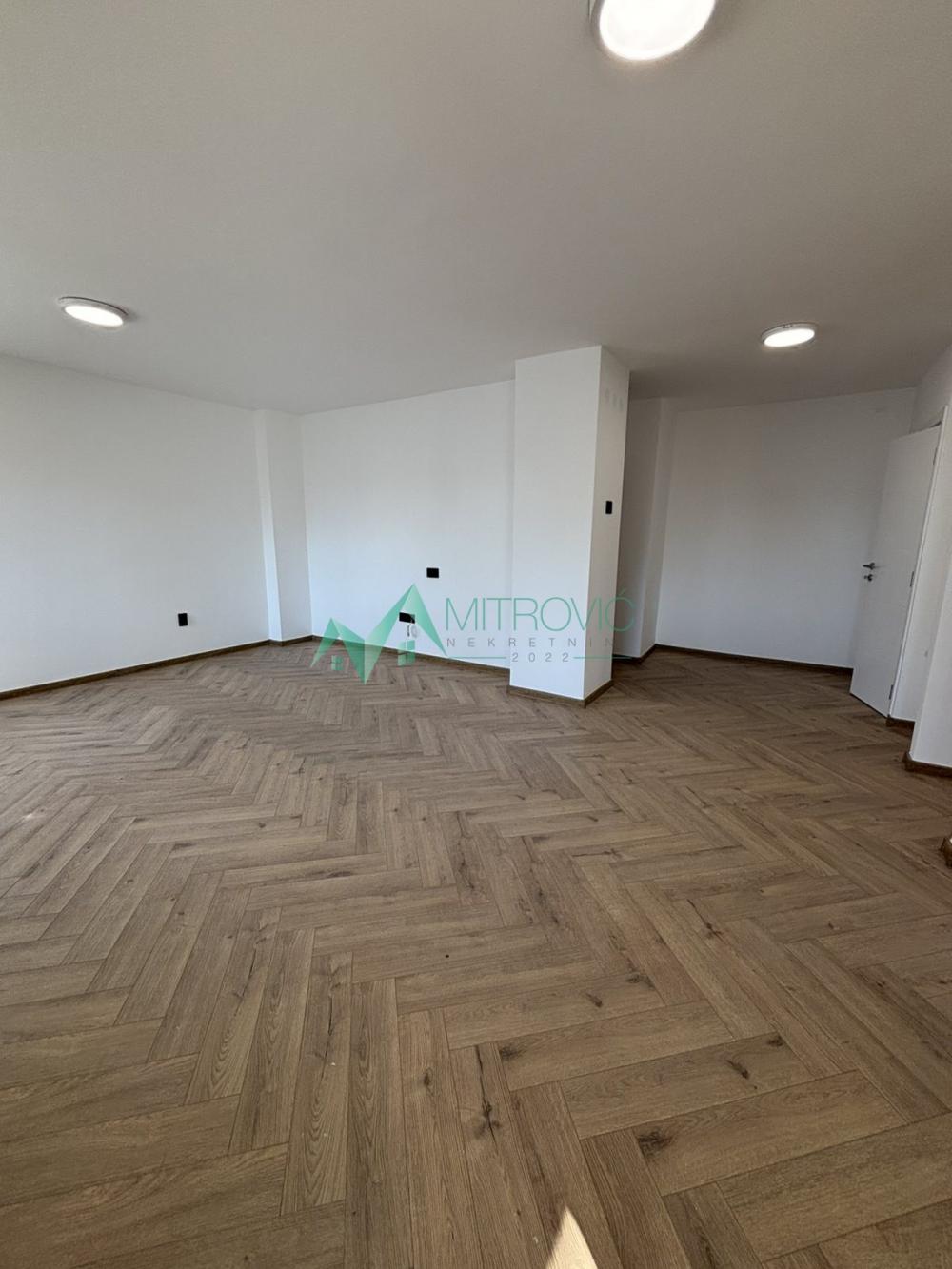 Slika 3 - Na prodaju kompletno renoviran trosoban stan 