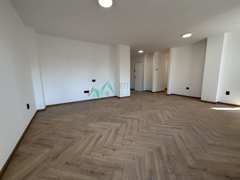 Slika 2 - Na prodaju kompletno renoviran trosoban stan 