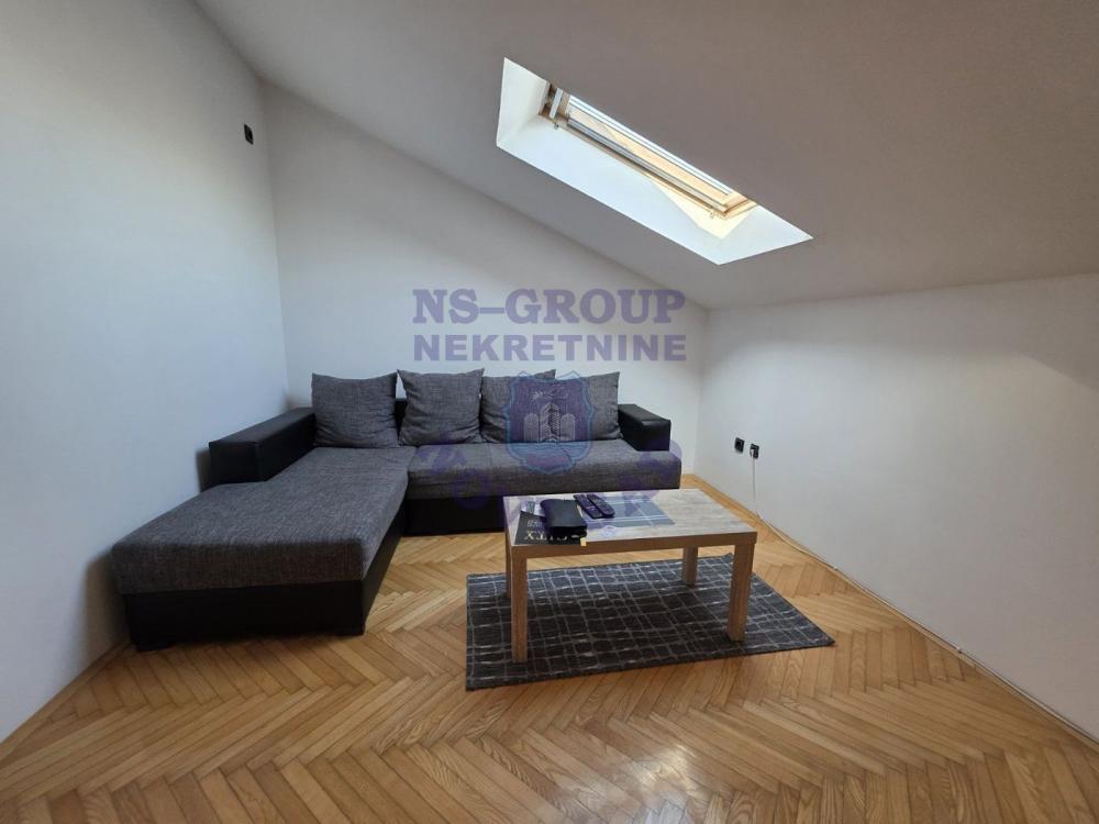 Glavna slika -Kompletno namešten jednoiposoban stan - Bulevar