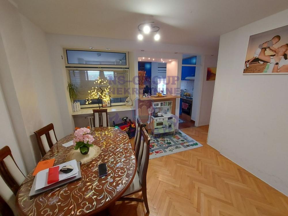 Slika 4 - Trosoban, 84m2, Bulevar oslobođenja Novi Sad, sa terasom, ima lift